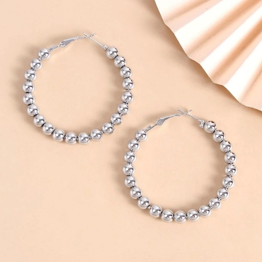 Minimalist Beaded Hoop Earrings - Picture 6 of 6